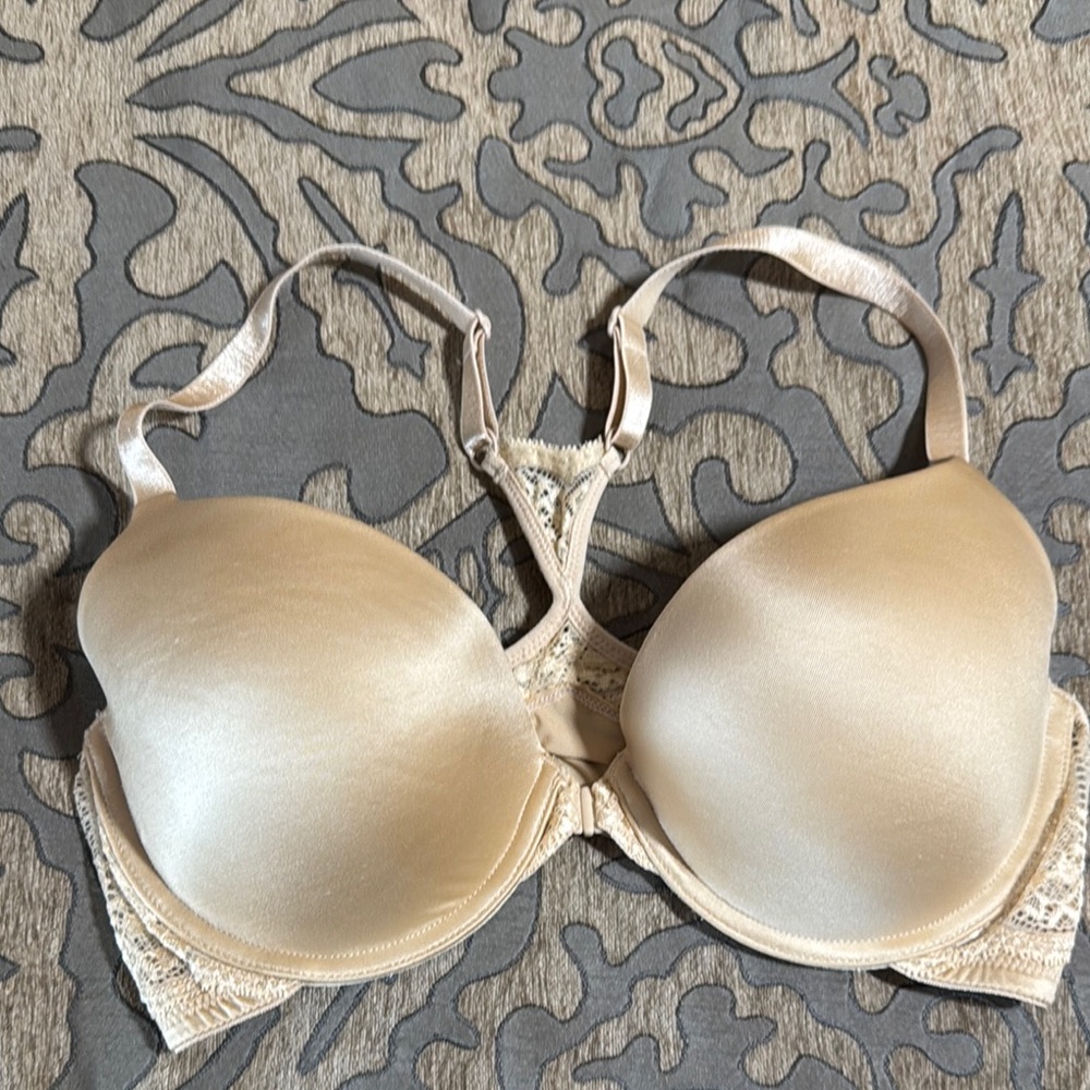 Maidenform Cream Lace Bra